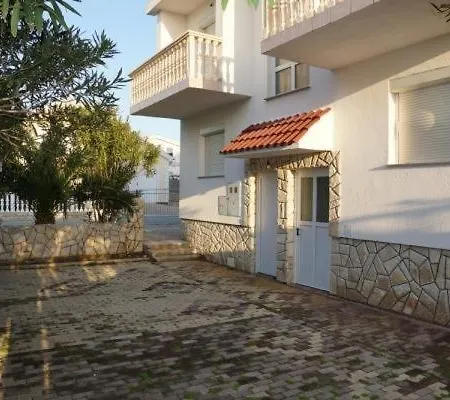 In With Sea View, Balcony, Air Conditioning, Wi-fi