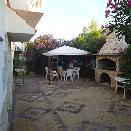 아파트 In With Sea View, Balcony, Air Conditioning, Wi-fi